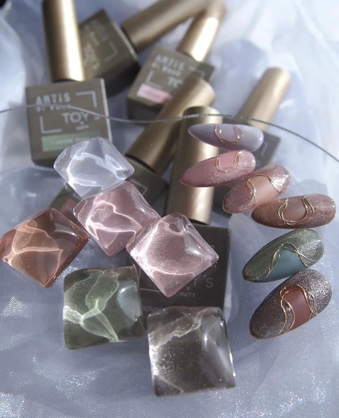 COLLABORATION-TOY-S-INITY ARTiS di Voce